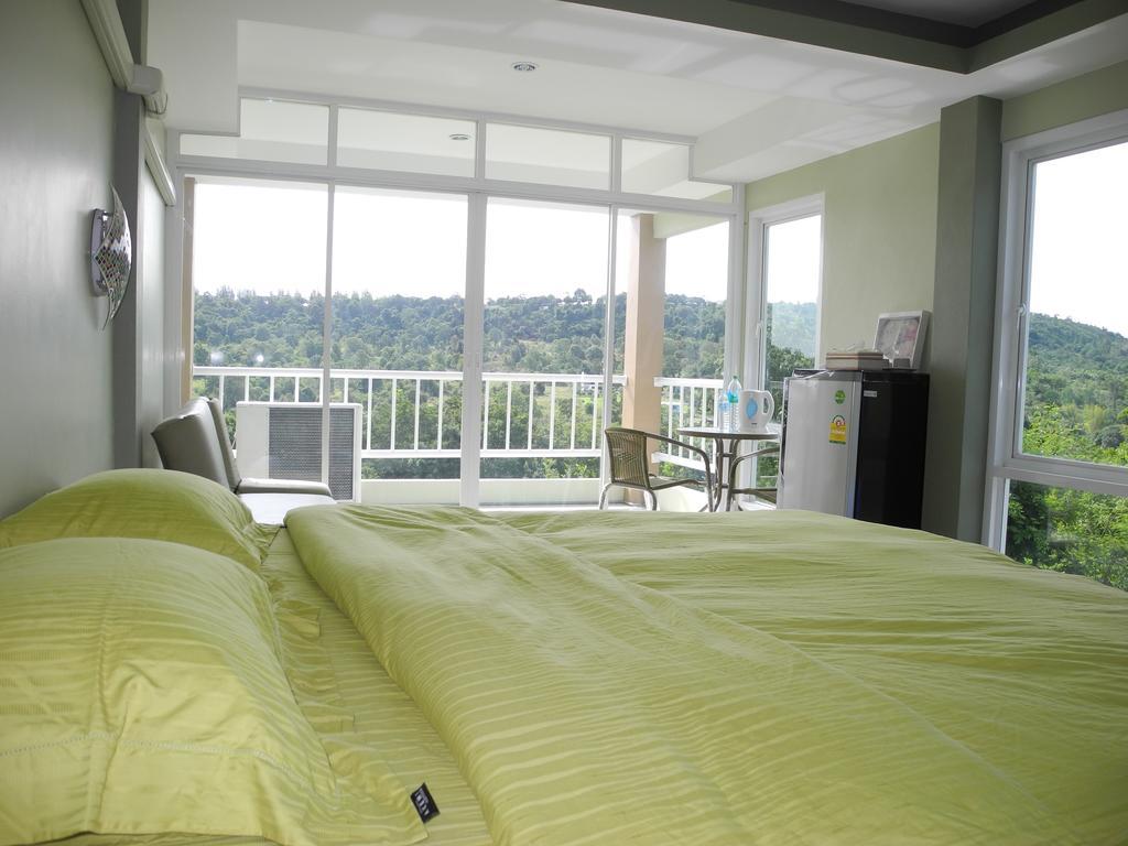Wind Hills Hotel Nakhonratchasima Стая снимка