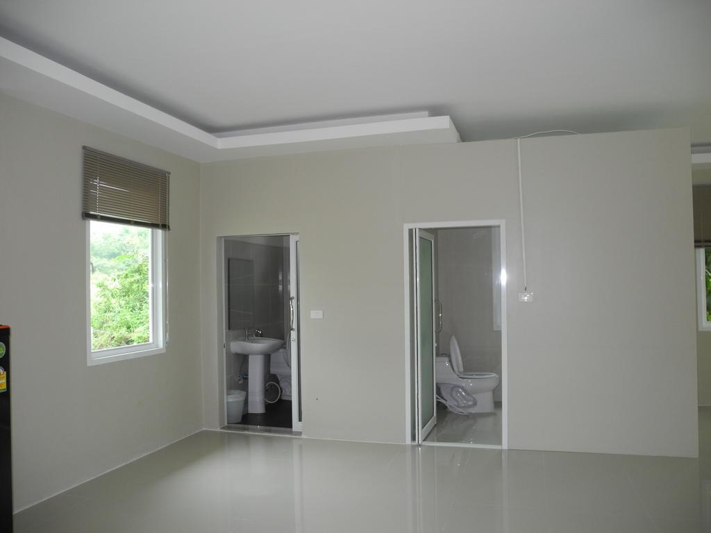 Wind Hills Hotel Nakhonratchasima Стая снимка