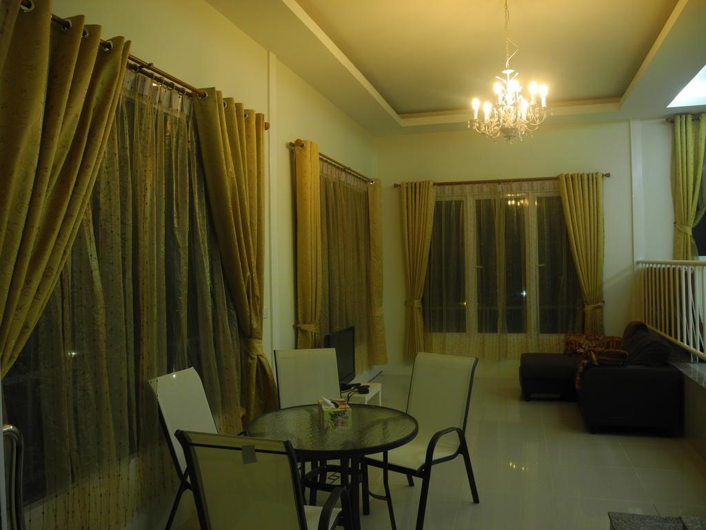 Wind Hills Hotel Nakhonratchasima Стая снимка