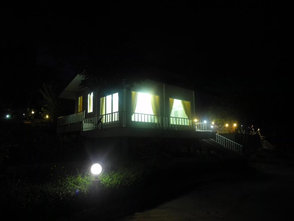 Wind Hills Hotel Nakhonratchasima Стая снимка